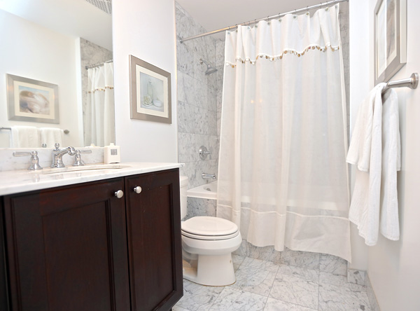 Marble tile bathroom