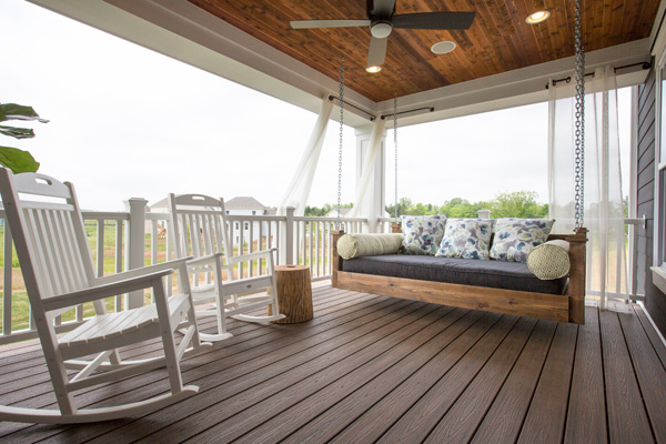 Low-maintenance composite decking