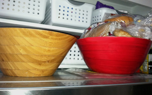 Salad serving bowl