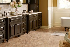 Bathroom Floor Tiles on Bathroom Vinyl Flooring   Cheap Vinyl Bathroom Flooring   Houselogic