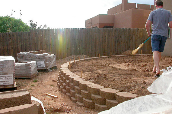 Building A Retaining Wall With Landscape Bloc